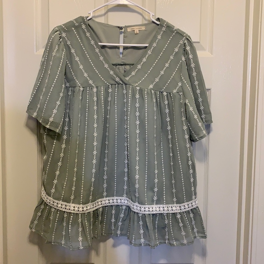 Women’s peasant top, size L